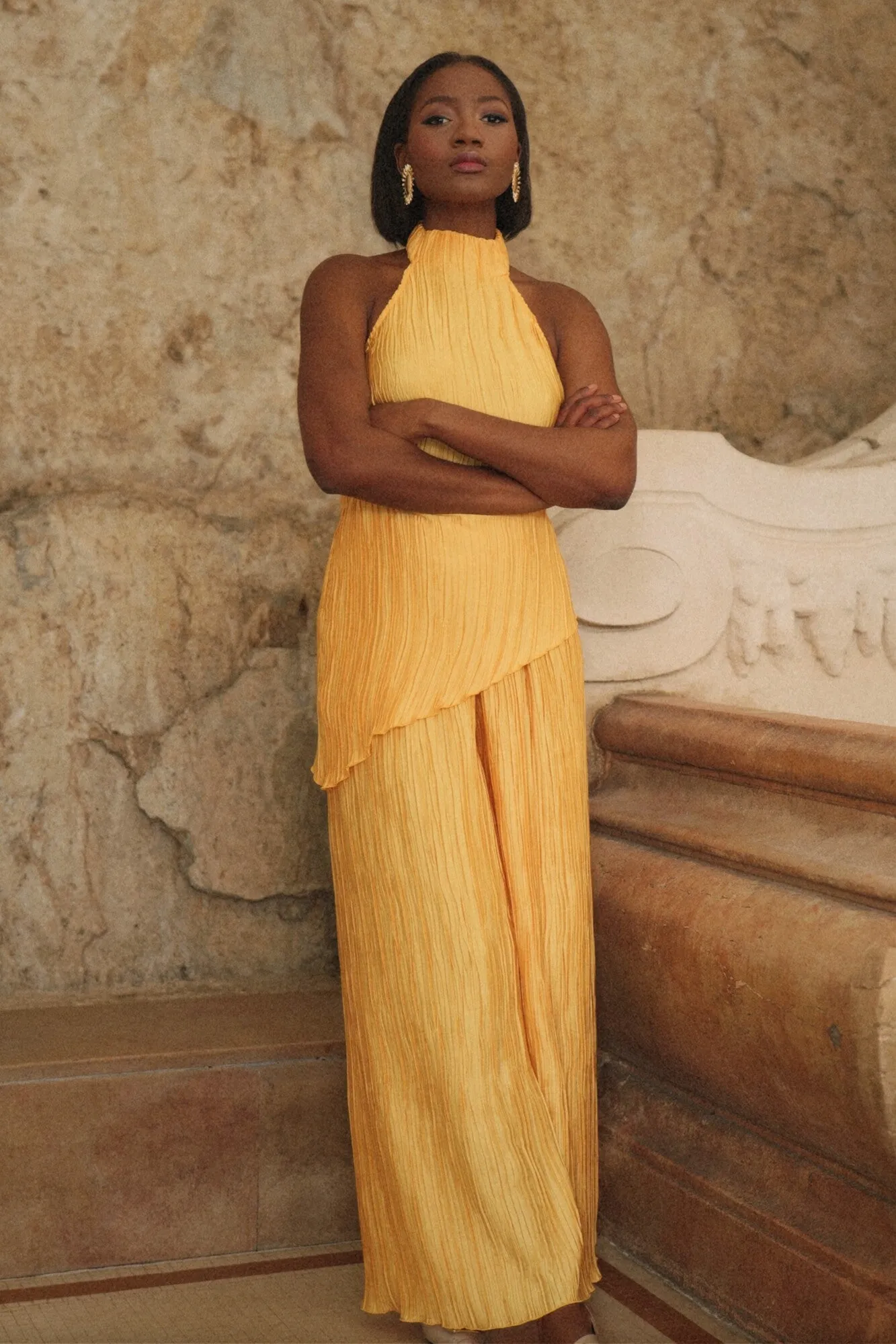 CALÇA AMARELA PLISSADA