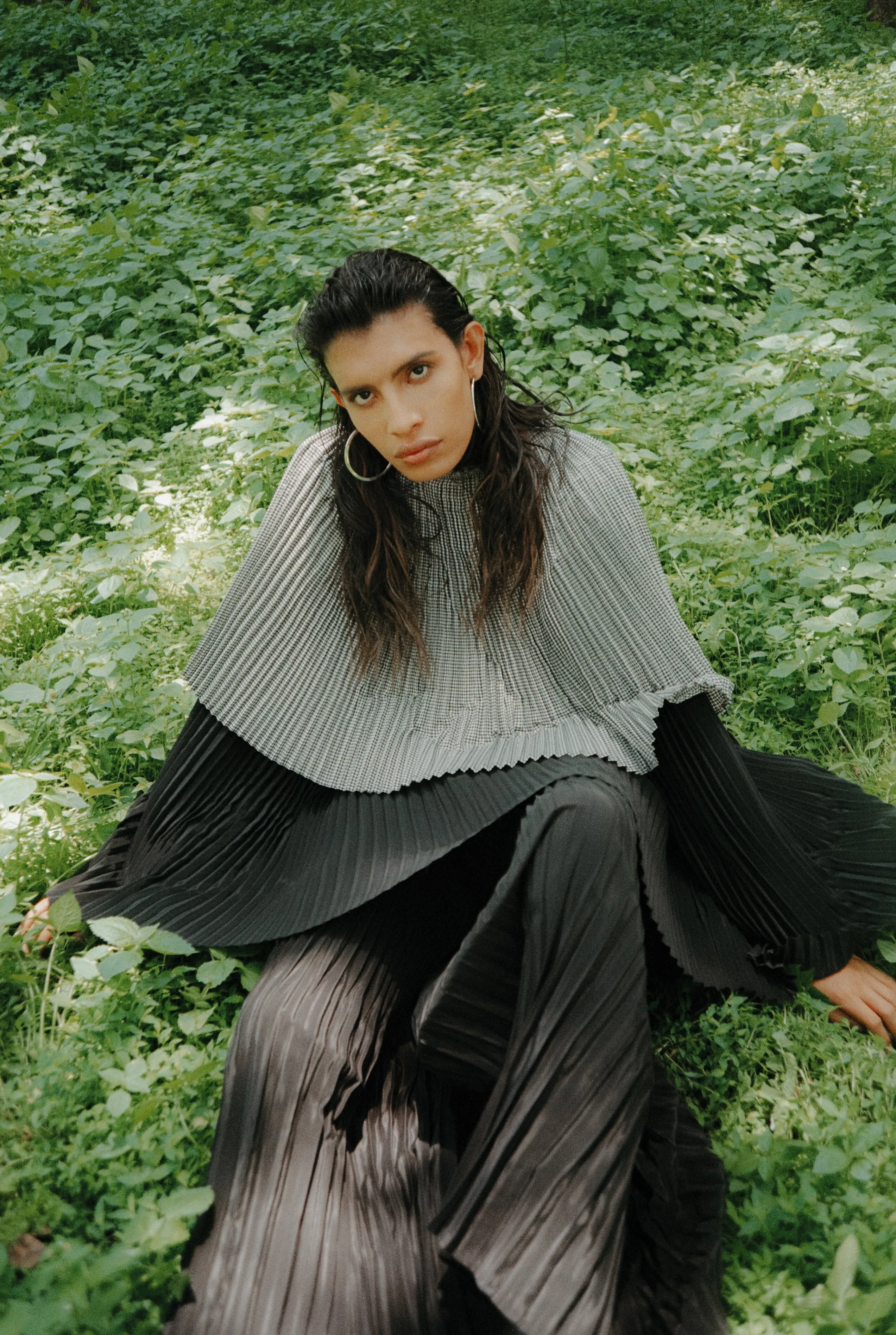 Falda envolvente plisado doble [Hand double pleated wrap skirt]