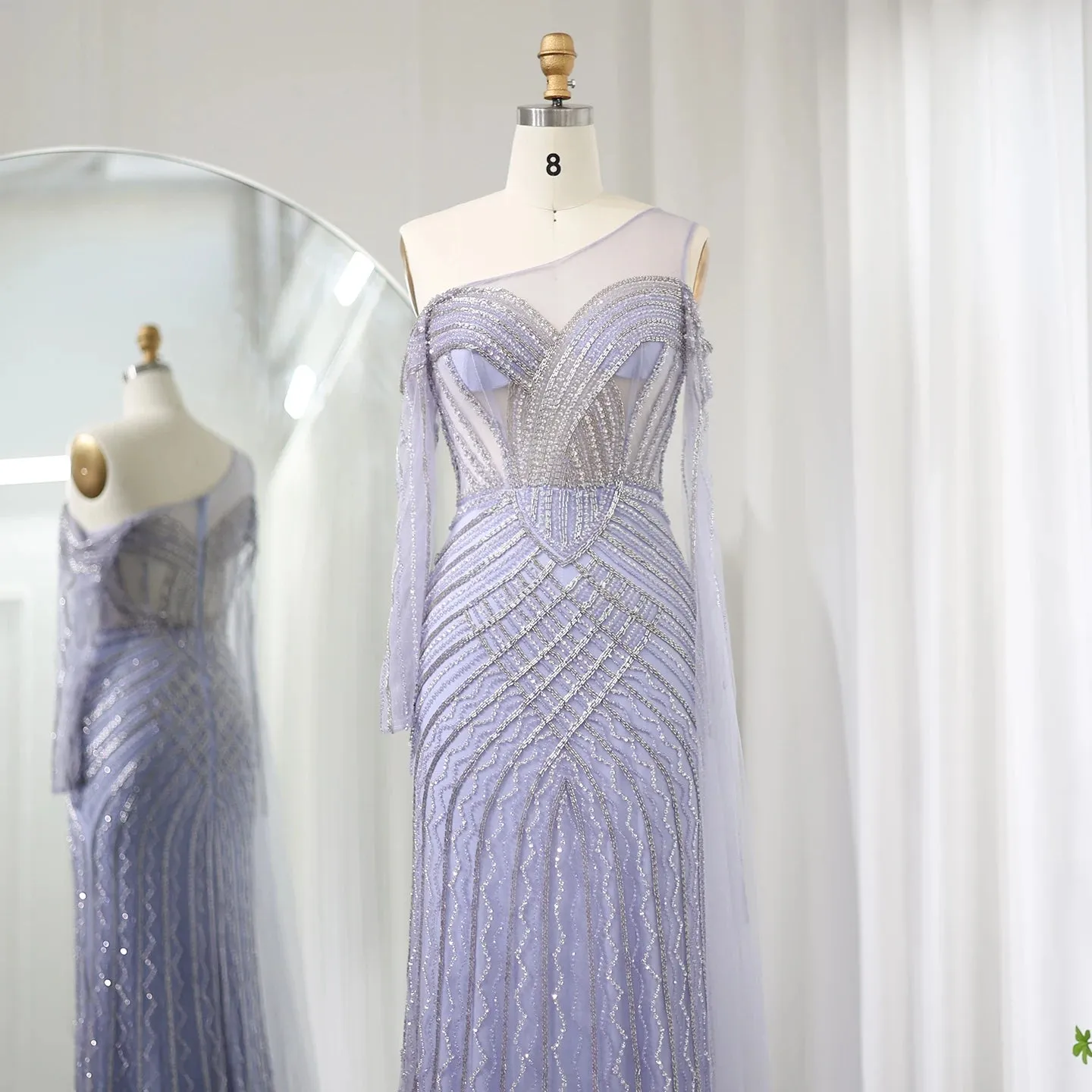 Vestido de Festa Longo com Capa em Renda e Cristais - Modelo Especial